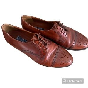 Bostonian Classic Wing Tip Shoes, Size 11